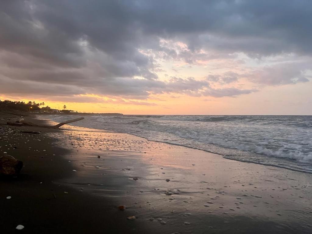 El Cedro  Hotel La Luna Playa El Uverito Las Tablas المظهر الخارجي الصورة